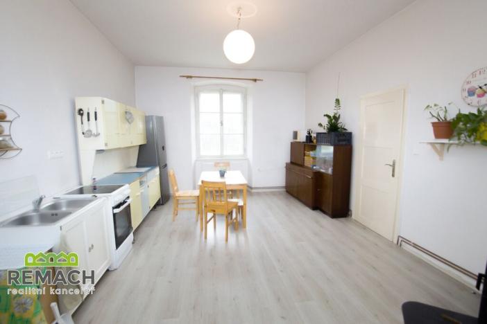 Prodej bytu 2+1, Kuks, 70 m2