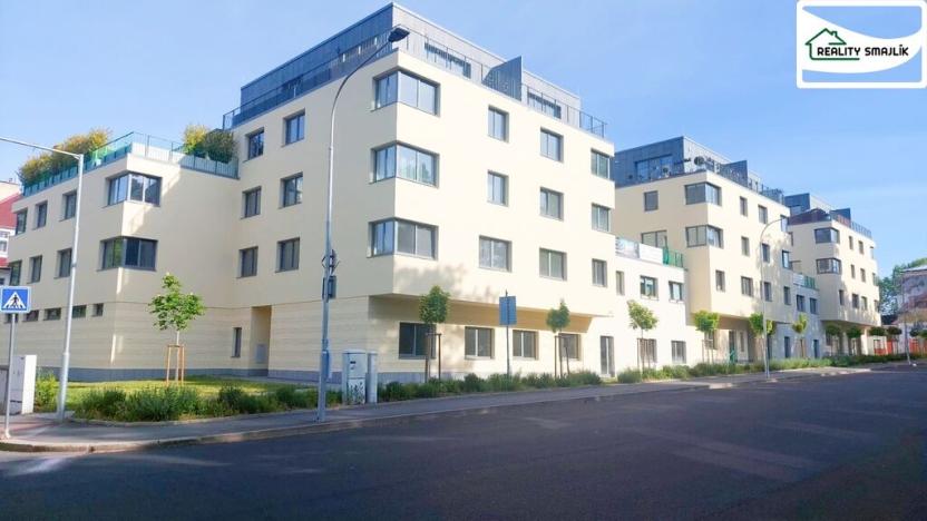 Pronájem garážového stání, Františkovy Lázně, Nádražní, 20 m2