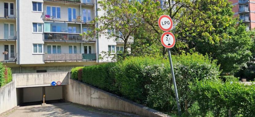 Prodej garážového stání, Praha - Strašnice, Názovská, 11 m2