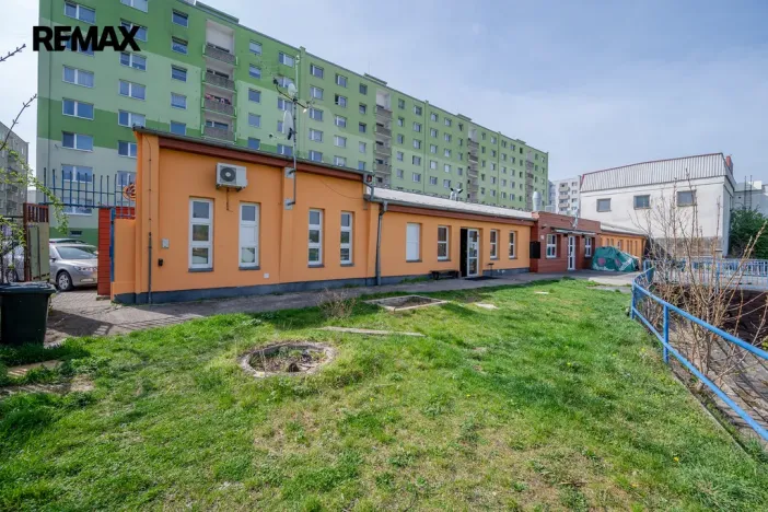 Prodej komerční nemovitosti, Jirkov, U Stadionu, 453 m2