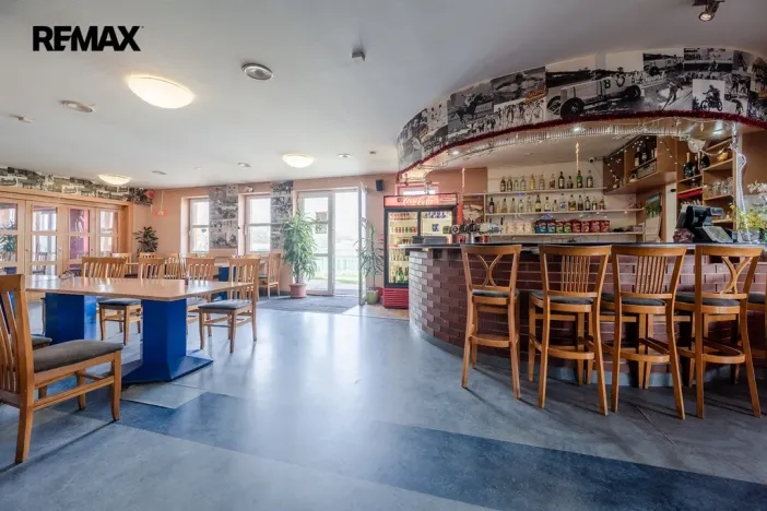 Prodej komerční nemovitosti, Jirkov, U Stadionu, 453 m2