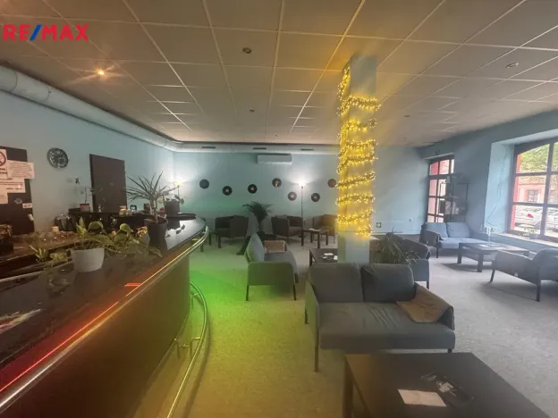 Pronájem obchodního prostoru, Napajedla, 100 m2