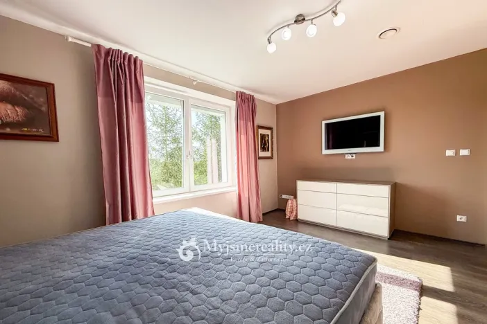 Prodej rodinného domu, Znojmo, 378 m2