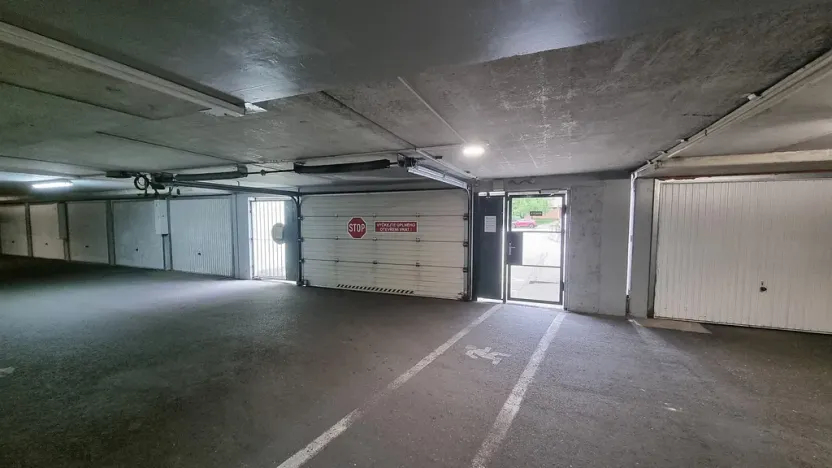 Pronájem garáže, České Budějovice - České Budějovice 2, Krčínova, 16 m2