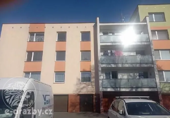 Dražba bytu 4+1, Lázně Bohdaneč, Za Sokolovnou, 94 m2