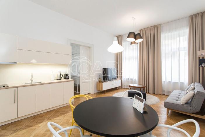 Pronájem bytu 2+kk, Praha - Nové Město, Na Poříčí, 55 m2
