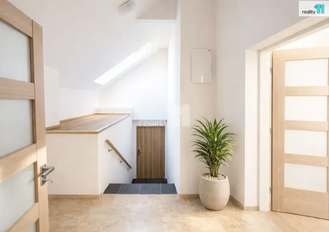 Pronájem bytu 3+kk, Praha - Ruzyně, Drnovská, 78 m2