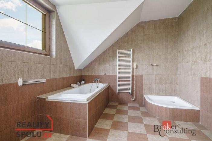 Prodej rodinného domu, Liberec - Liberec XXXIII-Machnín, Tolstého, 257 m2