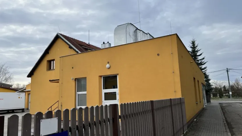 Prodej obchodního prostoru, Dolní Benešov, Nádražní, 420 m2