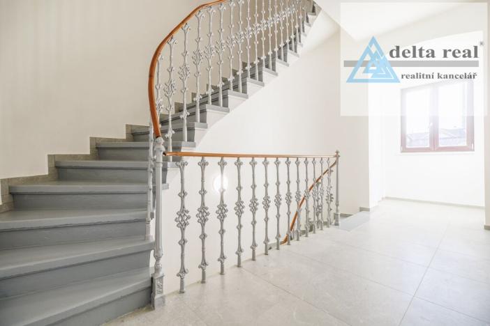 Prodej bytu 2+kk, Šumperk, Jesenická, 71 m2