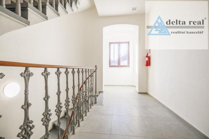 Prodej bytu 2+kk, Šumperk, Jesenická, 71 m2