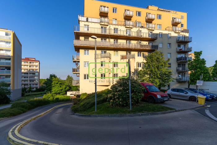 Prodej garážového stání, Praha - Hostivař, náměstí Přátelství, 25 m2