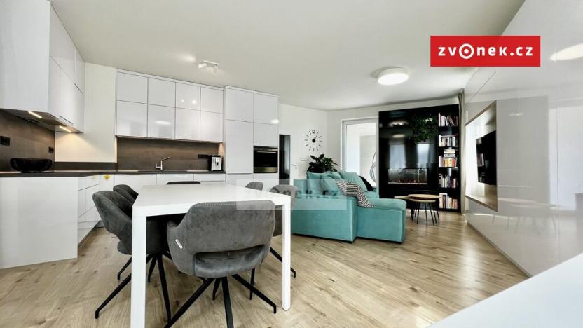 Prodej bytu 2+kk, Zlín - Malenovice, třída Svobody, 66 m2