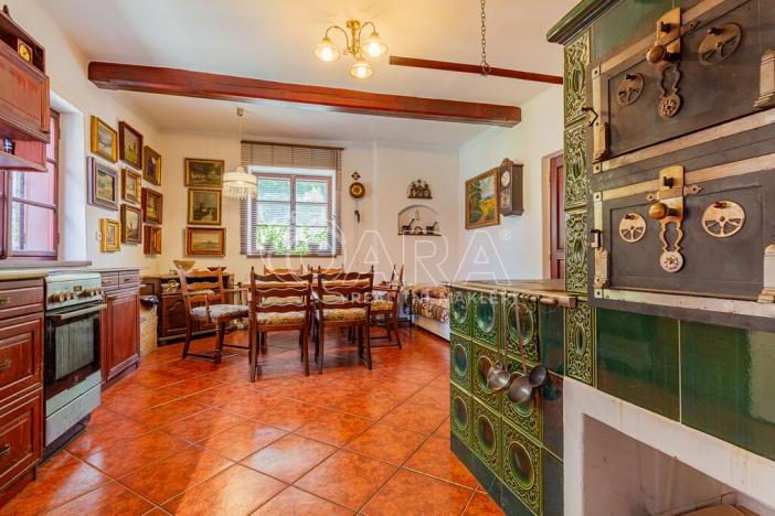 Prodej vícegeneračního domu, Paračov, 388 m2