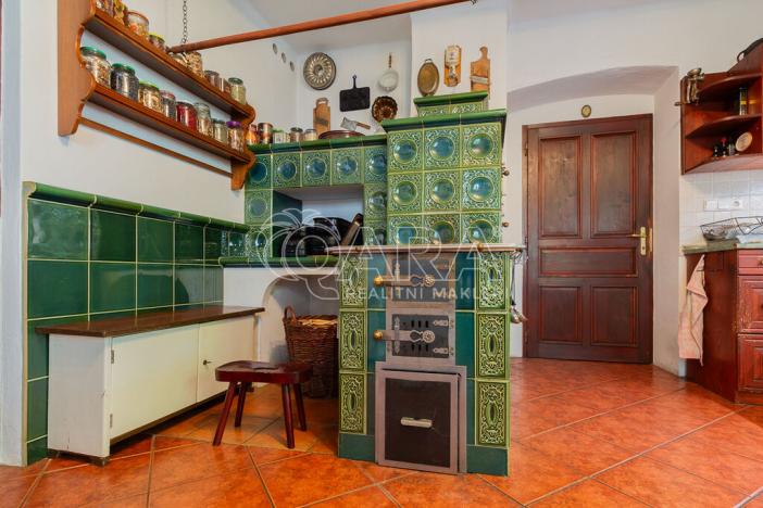 Prodej vícegeneračního domu, Paračov, 388 m2