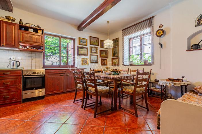 Prodej vícegeneračního domu, Paračov, 388 m2