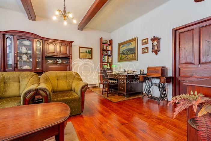 Prodej vícegeneračního domu, Paračov, 388 m2