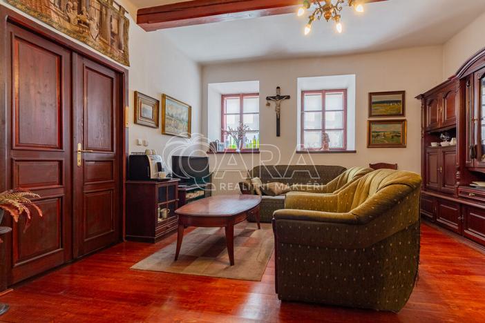 Prodej vícegeneračního domu, Paračov, 388 m2