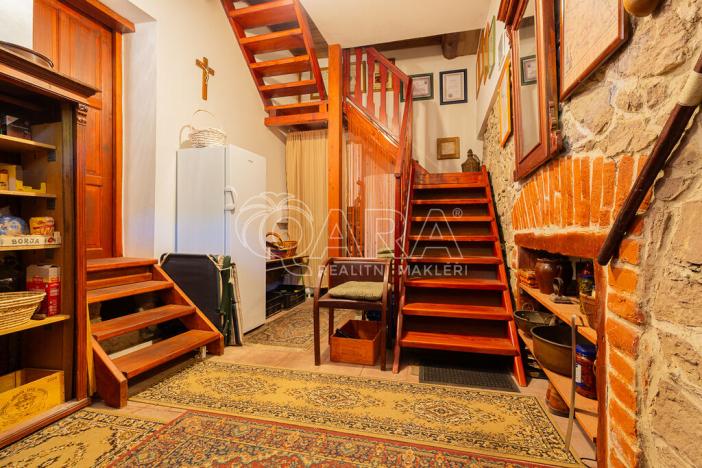 Prodej vícegeneračního domu, Paračov, 388 m2