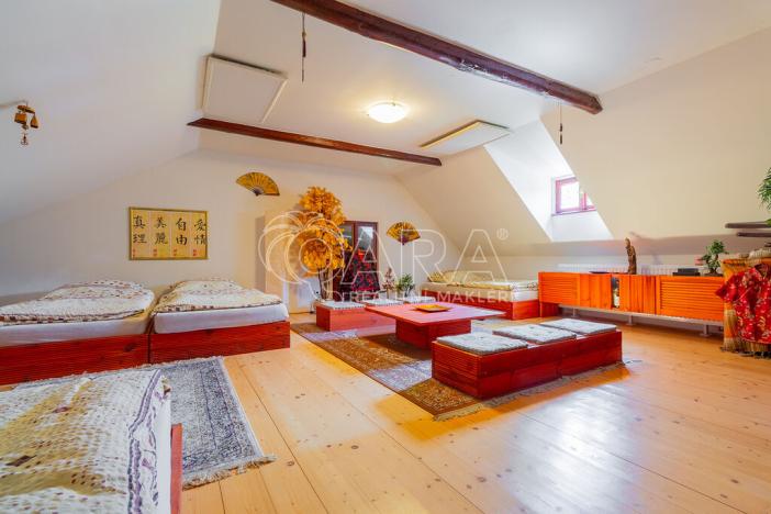 Prodej vícegeneračního domu, Paračov, 388 m2