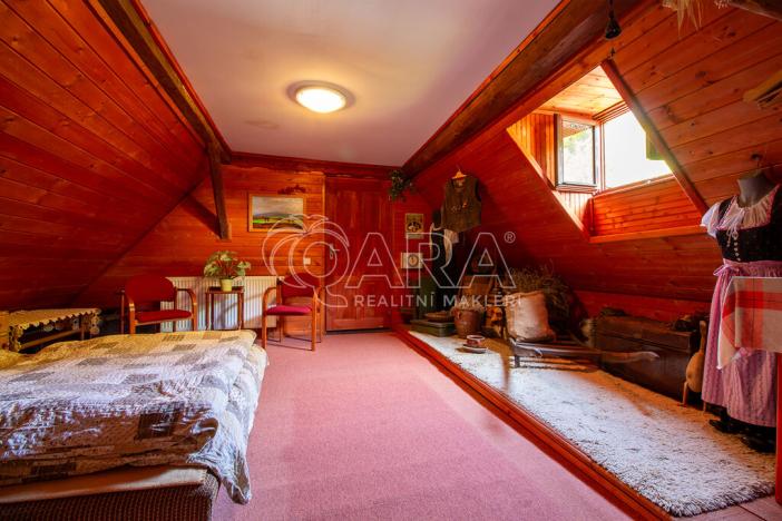 Prodej vícegeneračního domu, Paračov, 388 m2