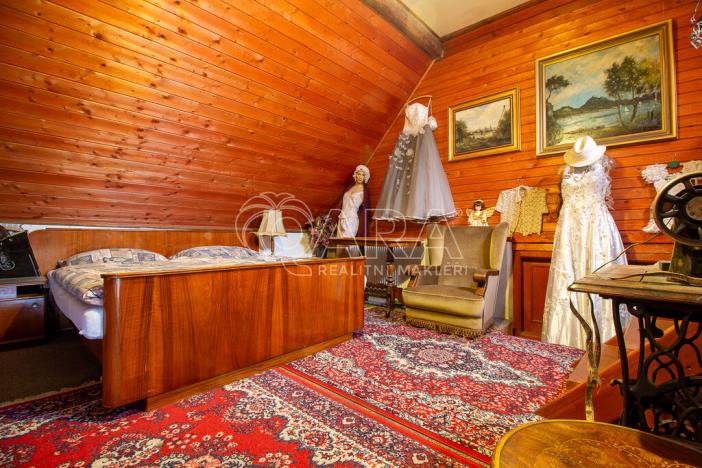 Prodej vícegeneračního domu, Paračov, 388 m2