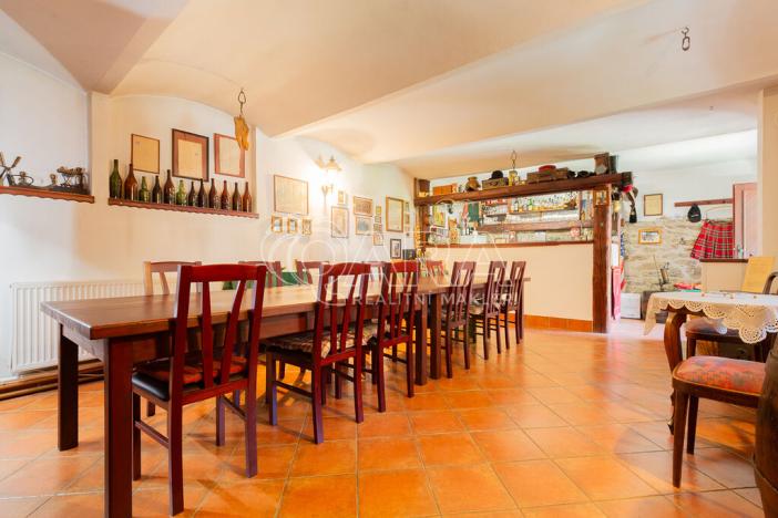 Prodej vícegeneračního domu, Paračov, 388 m2