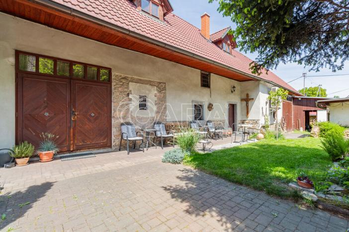 Prodej vícegeneračního domu, Paračov, 388 m2