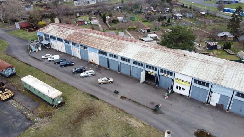 Prodej výrobních prostor, Lovosice, 3450 m2