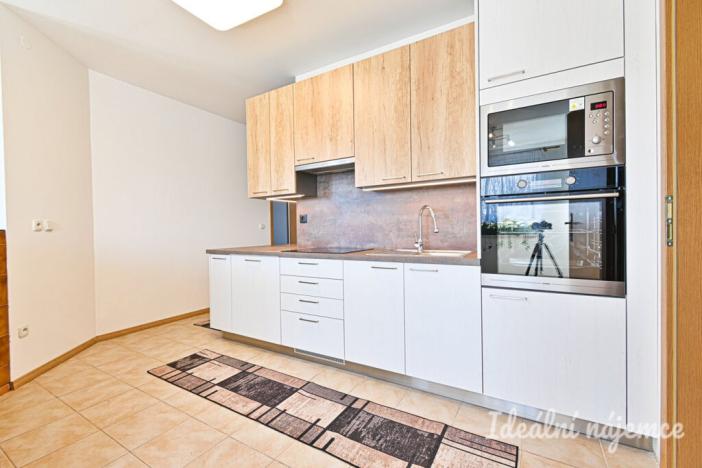 Pronájem rodinného domu, Kunovice, Na Bělince, 280 m2