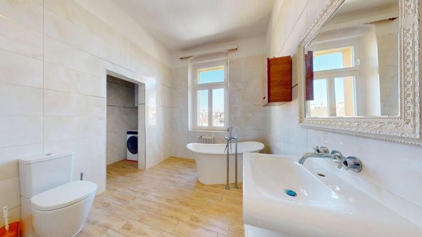 Prodej bytu 2+kk, Karlovy Vary, Svahová, 77 m2