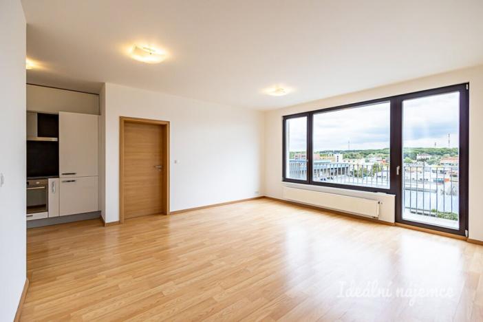 Pronájem bytu 2+kk, Praha - Vysočany, Sousedíkova, 57 m2