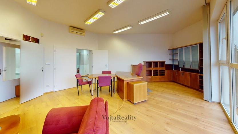 Pronájem kanceláře, Kožušany-Tážaly, 195 m2