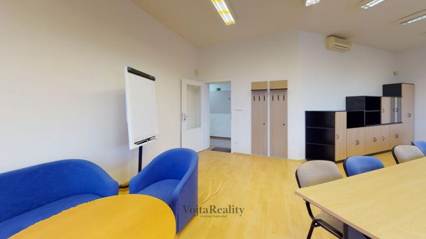Pronájem kanceláře, Kožušany-Tážaly, 195 m2