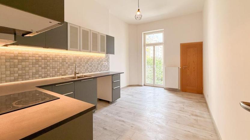 Pronájem bytu 2+kk, Praha - Karlín, Křižíkova, 55 m2