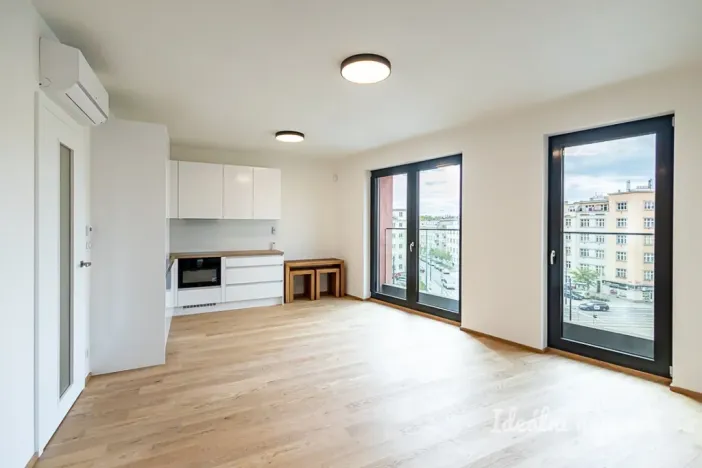 Pronájem bytu 1+kk, Praha - Žižkov, Basilejské náměstí, 42 m2