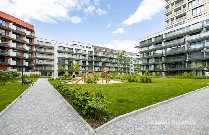 Pronájem bytu 1+kk, Praha - Žižkov, Basilejské náměstí, 42 m2