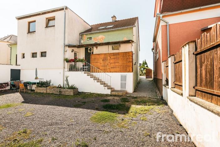 Prodej ubytování, Šatov, 340 m2