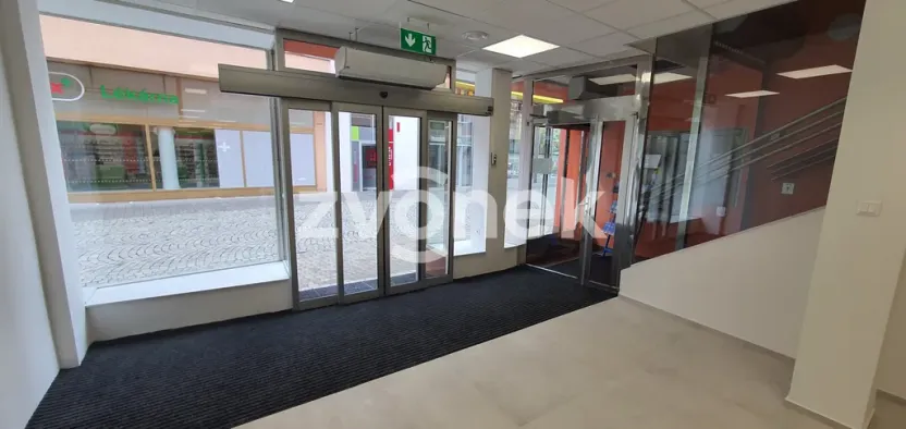 Pronájem obchodního prostoru, Zlín, Rašínova, 147 m2
