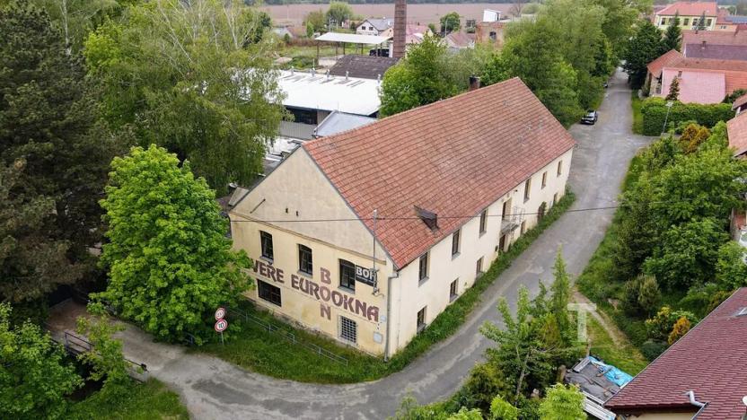 Prodej komerční nemovitosti, Lhota Rapotina, 1000 m2
