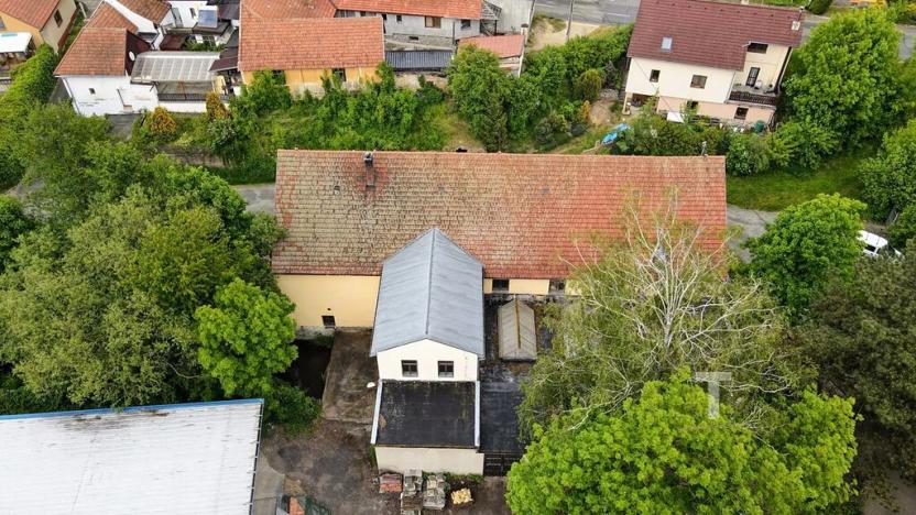 Prodej komerční nemovitosti, Lhota Rapotina, 1000 m2