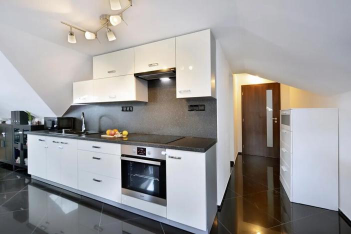 Prodej rodinného domu, Květnice, V Zelených, 300 m2