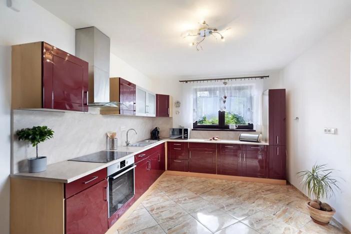 Prodej rodinného domu, Květnice, V Zelených, 300 m2