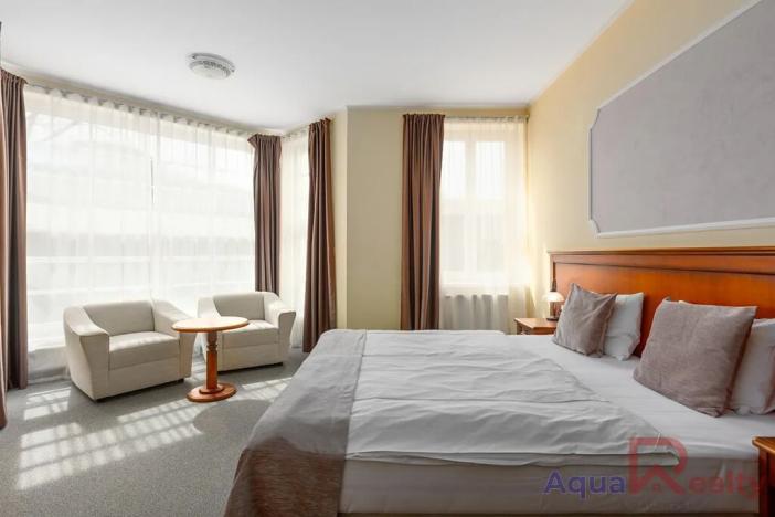 Prodej ubytování, Karlovy Vary, Jarní, 989 m2