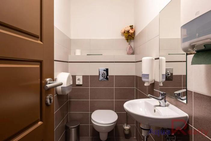 Prodej ubytování, Karlovy Vary, Jarní, 989 m2