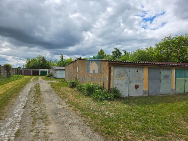 Pronájem garáže, Plzeň, Na Bořích, 22 m2