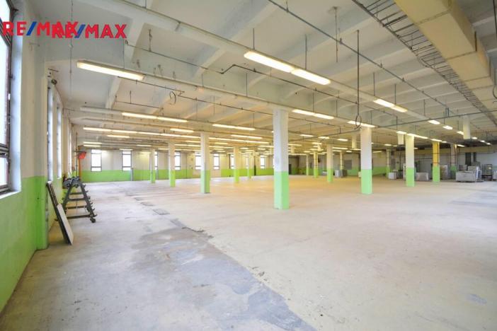 Pronájem výrobních prostor, Černožice, Sehnoutkova, 1422 m2