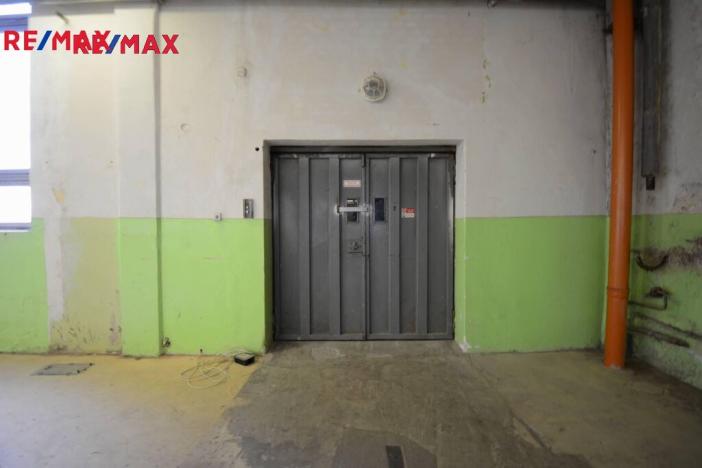 Pronájem výrobních prostor, Černožice, Sehnoutkova, 1422 m2