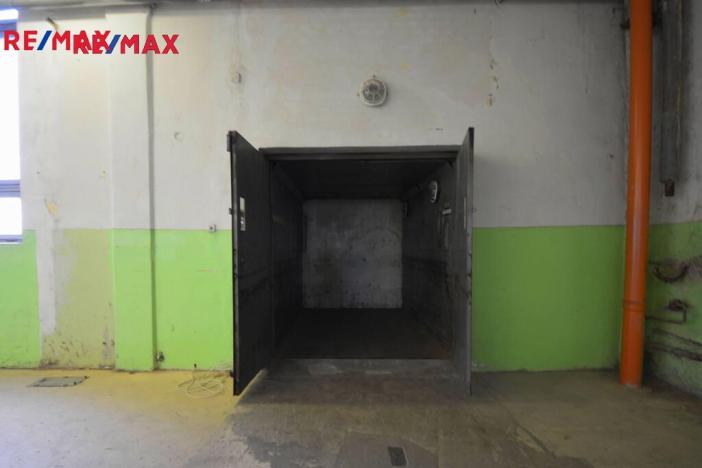 Pronájem výrobních prostor, Černožice, Sehnoutkova, 1422 m2