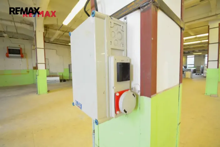 Pronájem výrobních prostor, Černožice, Sehnoutkova, 1422 m2